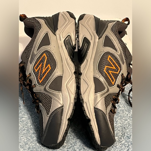 New Balance All Terrain Men's Gray and Black Athletic Shoes size 10 - Picture 3 of 11
